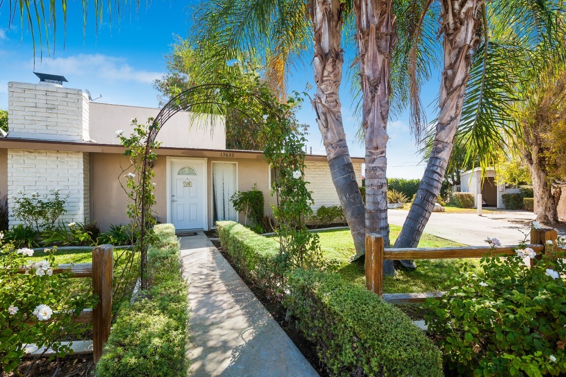 Primary Photo - 13638 Estero Cir