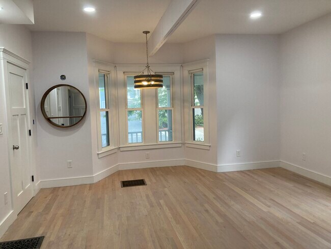 Building Photo - 14 Cutter Ave