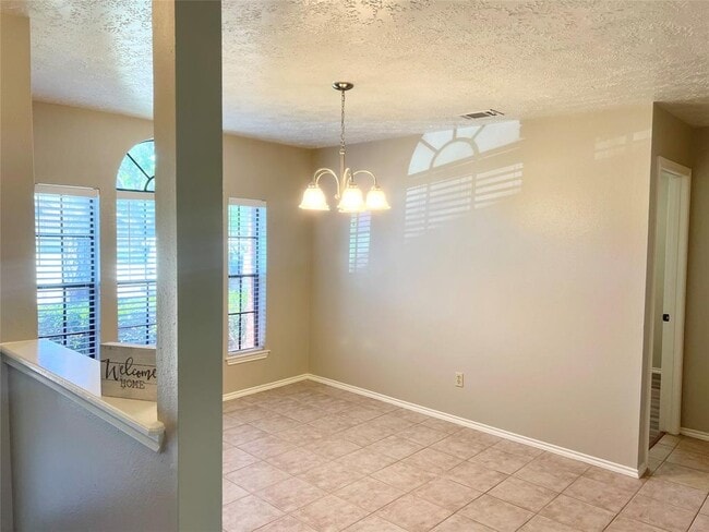 Building Photo - 16307 Ginger Run Way