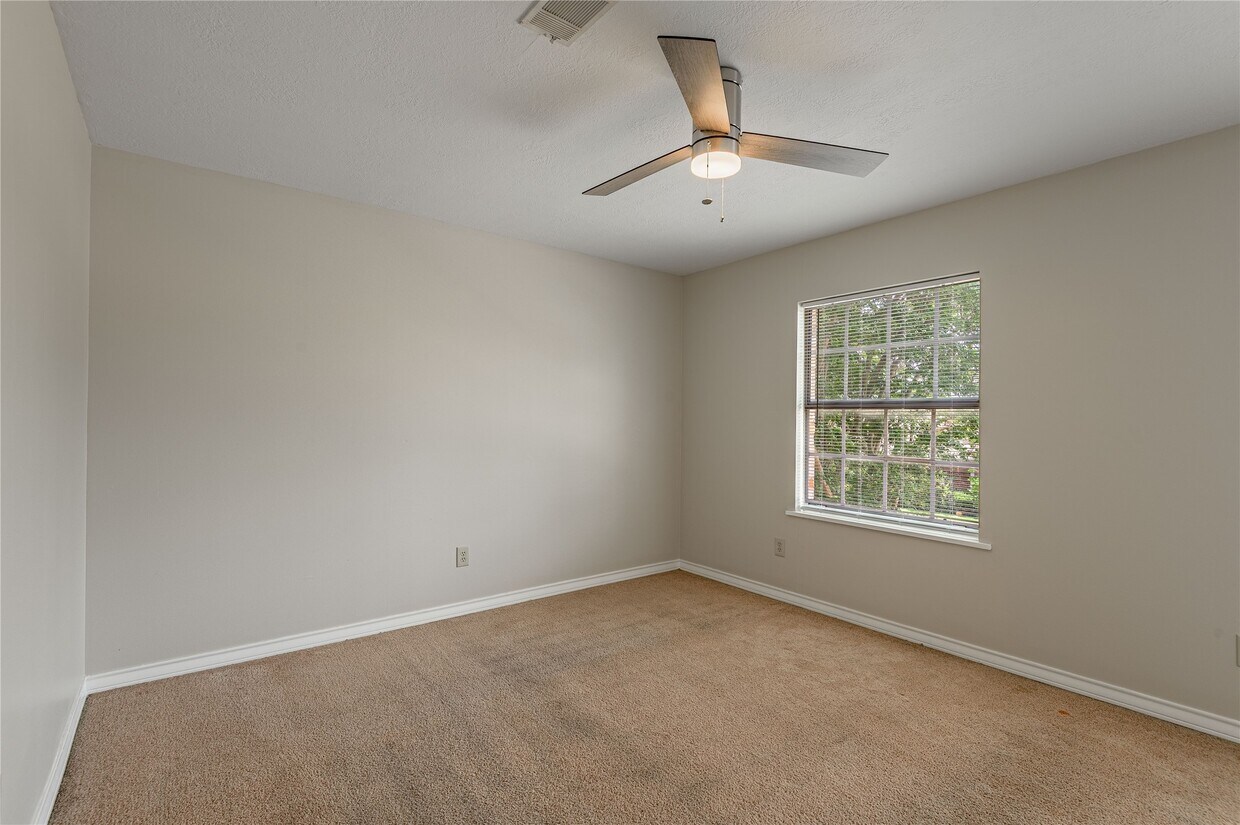 Primary Photo - 1401 Ave O