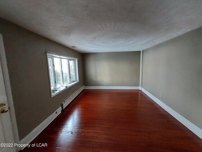 Foto del edificio - 29 1/2 Hughes St