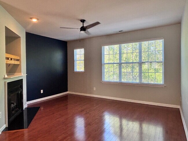 Building Photo - 3839 Cary Glen Blvd