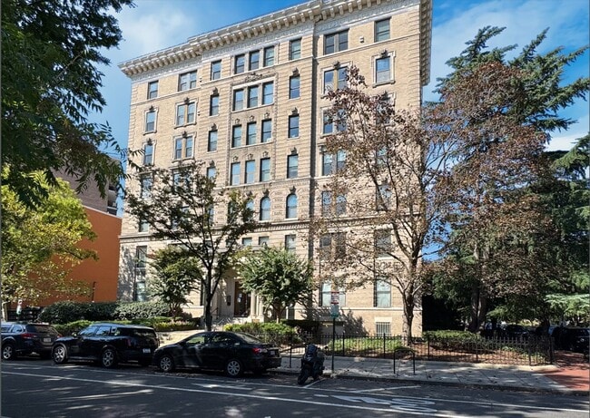 Charming 2 BR/1.5 BA Condo in Dupont Circle! - Charming 2 BR/1.5 BA Condo in Dupont Circle!