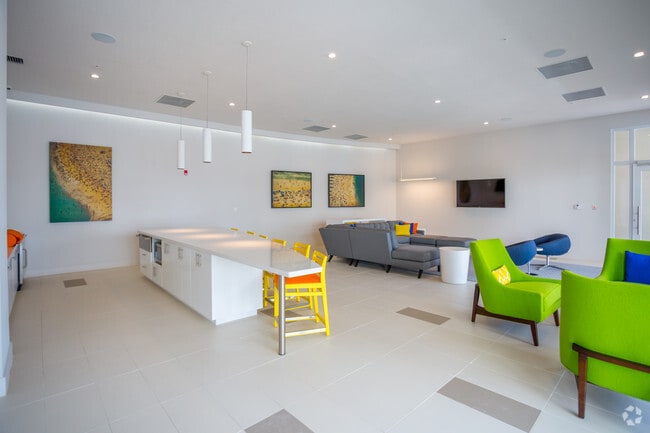 Building Photo - Caspian Delray