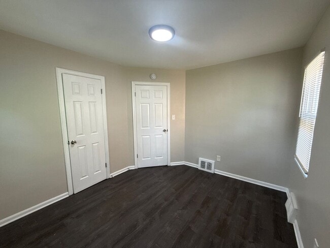 Building Photo - Fully Renovated 3-Bedroom Home – Move-In R...