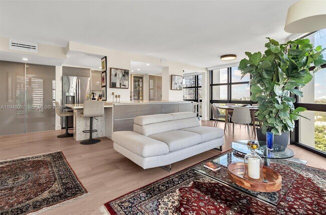 Foto del edificio - 1865 Brickell Ave