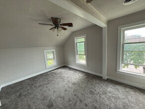 Building Photo - 9 E Somo Ave