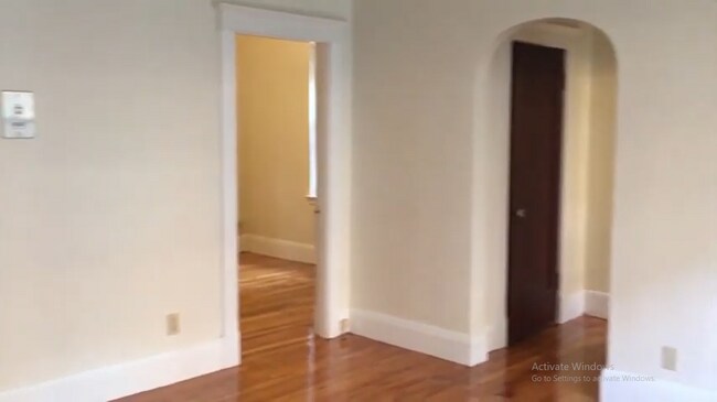 Building Photo - 332 Pleasant St