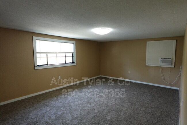 Building Photo - 3020 5th St