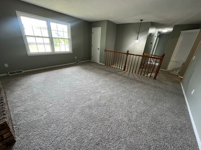 Building Photo - Beautiful Home with Two Living Rooms and Plenty of Outdoor Space