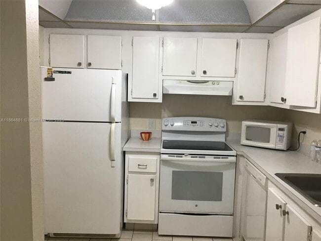 Building Photo - 359 Saxony Ln