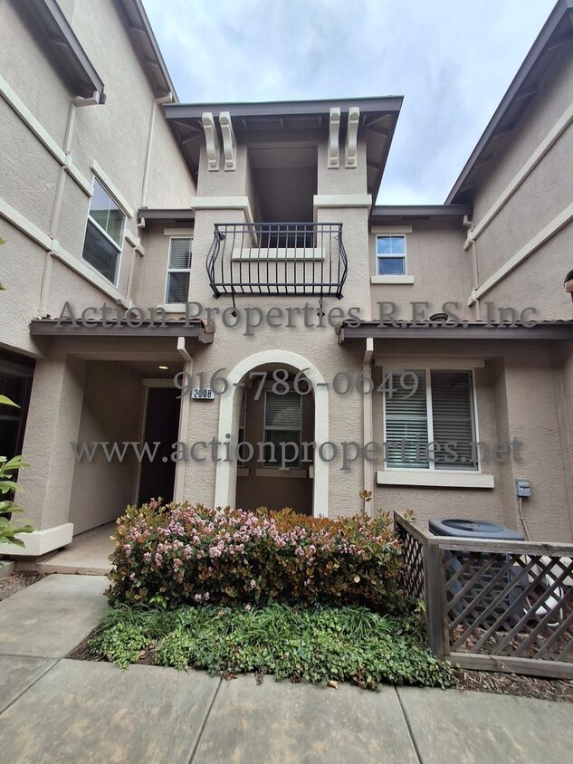 Foto principal - Spacious Condo in Quiet Community - 2 Stor...