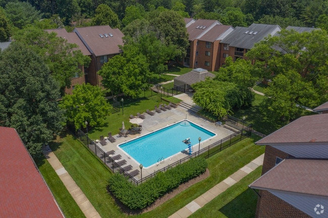 Aerial - The Greens at Columbia Apartments