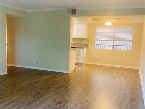 Foto del edificio - 400 N Hollywood Way