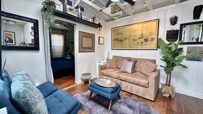 Building Photo - 4752 Lotus St