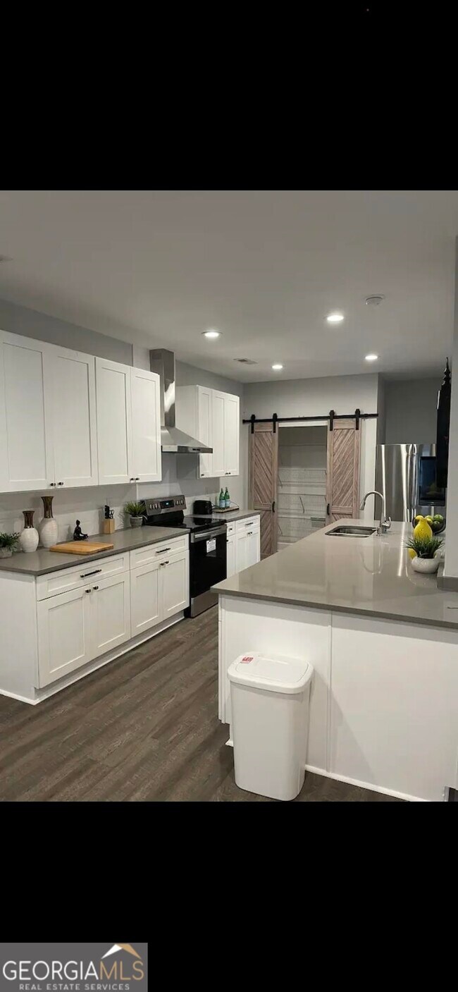 Foto del edificio - 966 McDaniel St SW