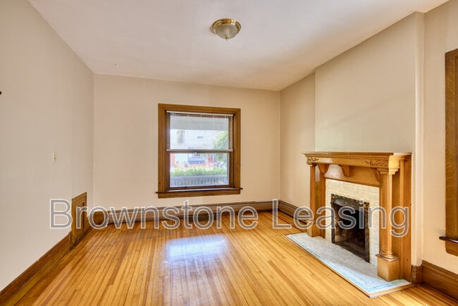 Building Photo - 1135 Corona St