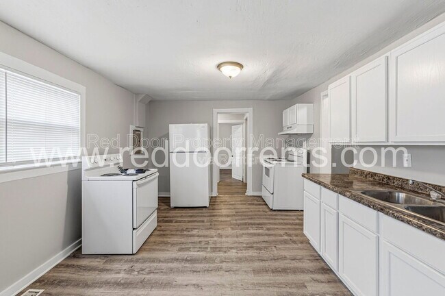 Foto del edificio - 4320 E 30th St