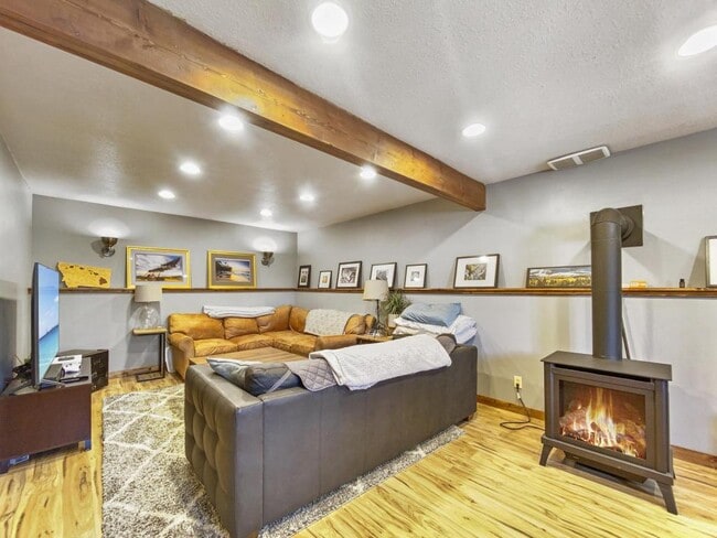 Building Photo - 3250 W.Hollyhock Dr