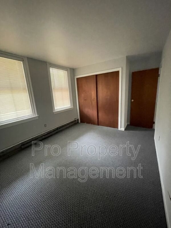 Building Photo - 273 Baldwin Hill Rd