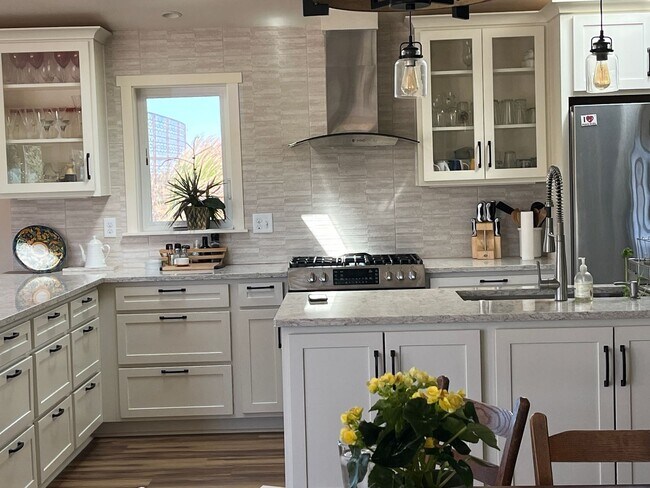 Foto del edificio - Furnished home between Tumalo & Sisters