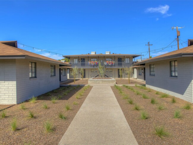 Foto del edificio - 746 W Turney Ave, Apt 8