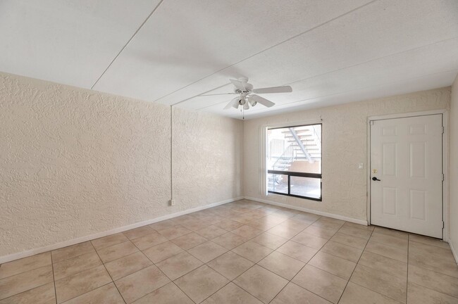 Building Photo - 2-bedroom, 2-bathroom in Prime location!