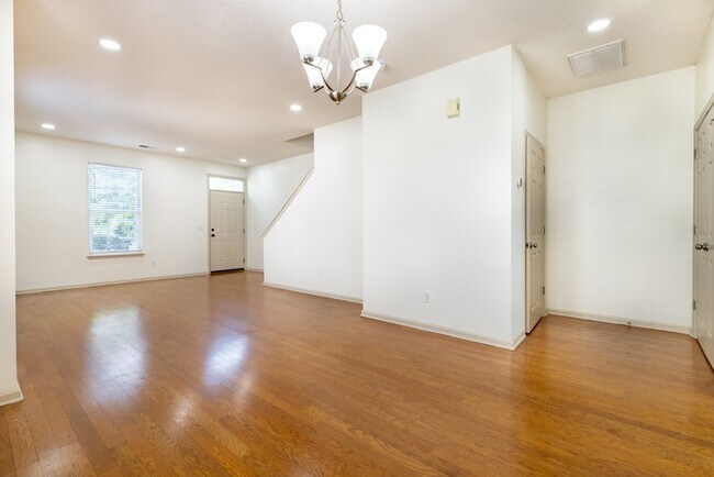 Foto del edificio - 4012 Gullah Ave
