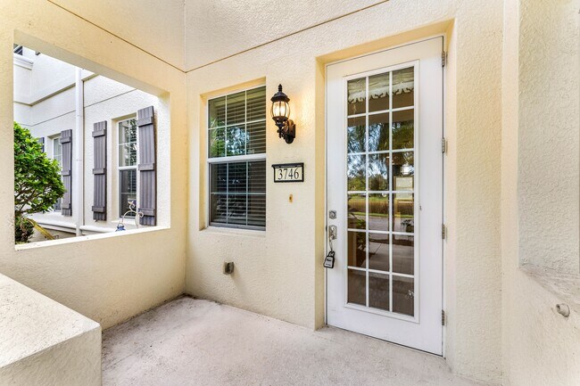 Foto del edificio - 3756 82nd Ave Cir E