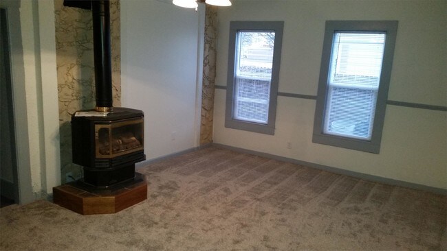 Building Photo - 617 Logan St