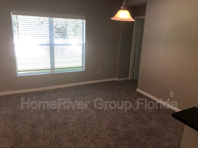 Building Photo - 7217 Wakeview Dr