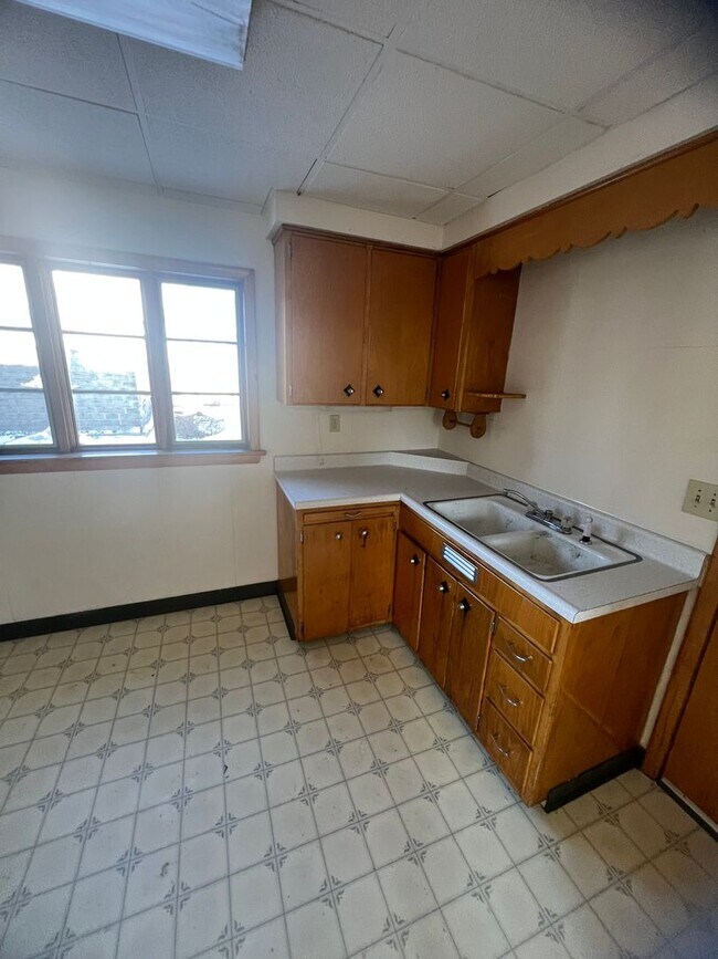 Foto del edificio - Southeast Erie 3 Bedroom House