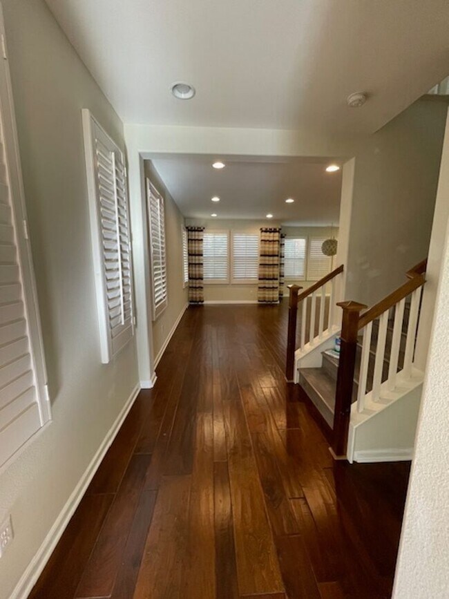 Building Photo - Newer home In Irvine with Theater Room