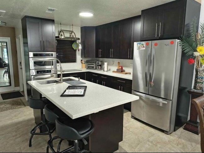 Foto del edificio - 5741 SW 24th Ave