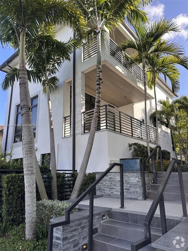 Building Photo - 8231 NW 48th St