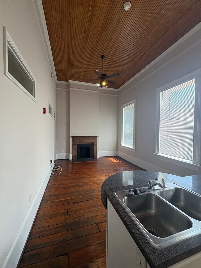 Foto del edificio - 460 Poplar St