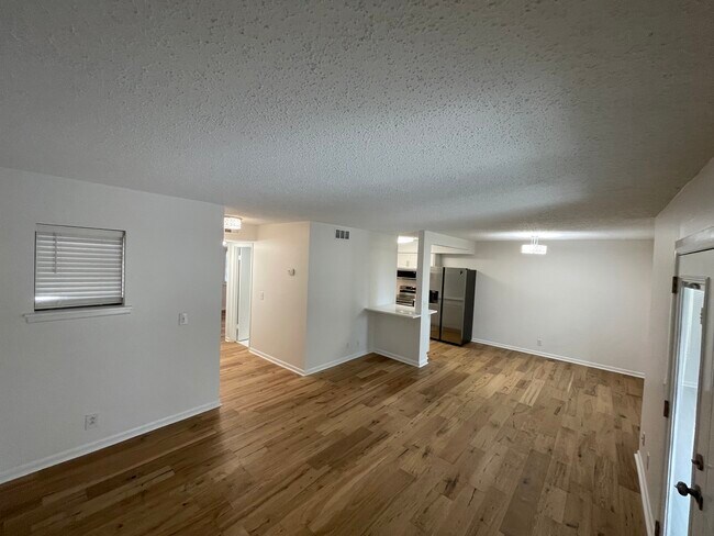Building Photo - 425 Summit Ridge Pl