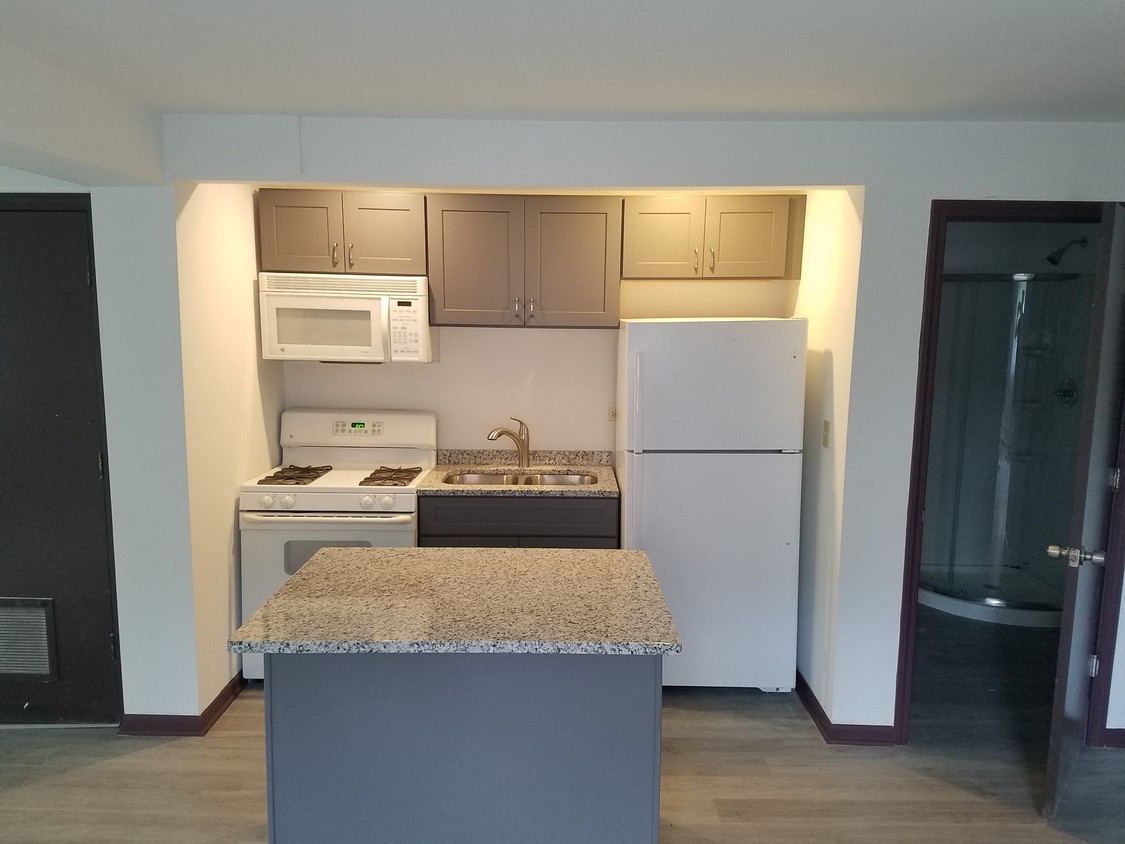 Foto principal - 7741 S Roberts Rd