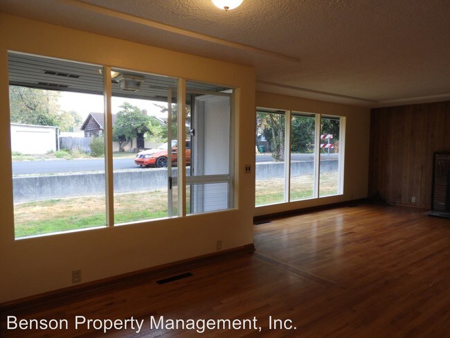 Foto del edificio - 3826 SE 14th St