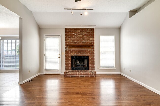 Foto del edificio - 133 Cloverfield Ct