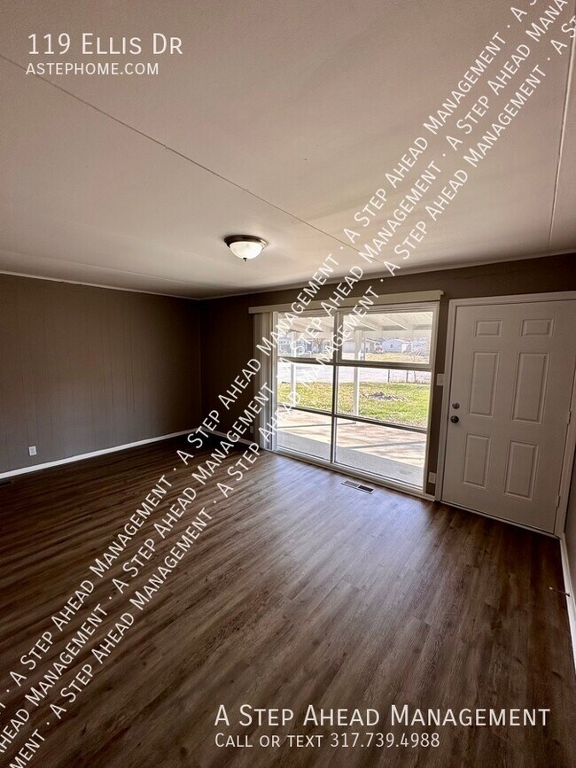 Building Photo - 119 Ellis - Adorable 3 bedroom Ranch in Gr...