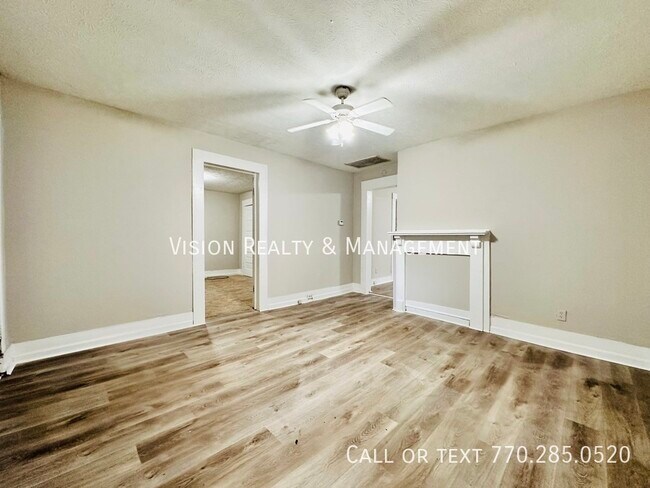 Building Photo - Move in Ready! 3BD 1 BA Home in LaGrange