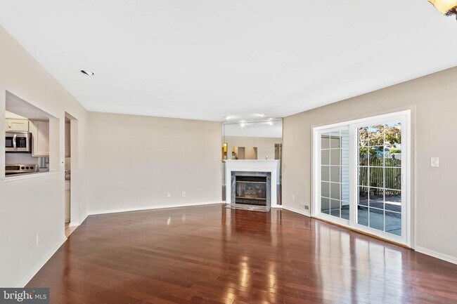 Foto del edificio - 401 Hazelwood Ln