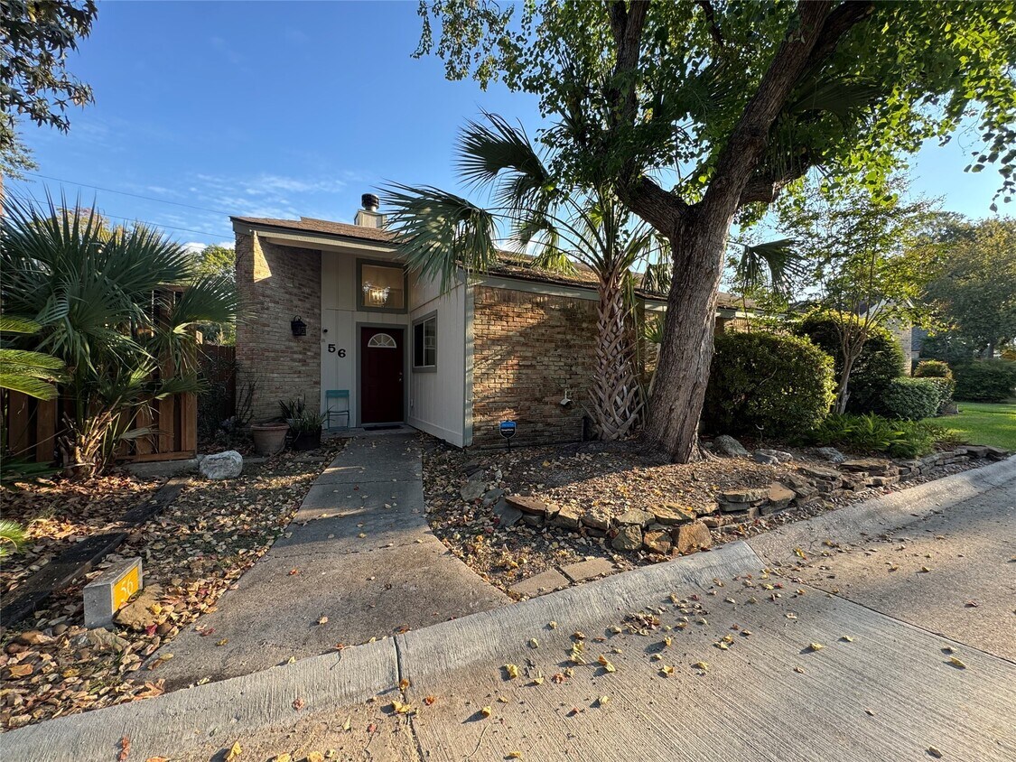 Foto principal - 12800 Briar Forest Dr