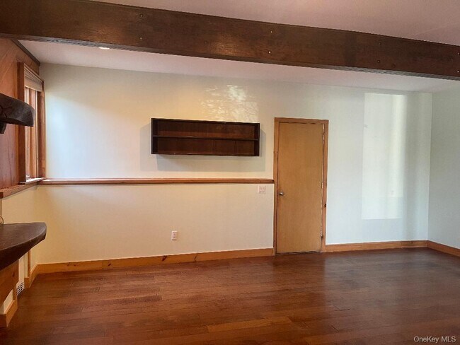 Foto del edificio - 265 Edwards Blvd