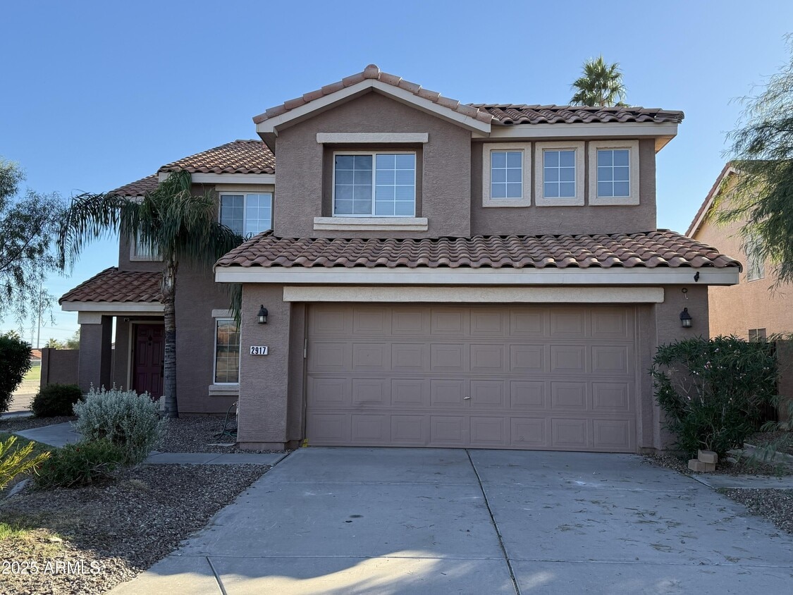 Foto principal - 2917 E Windsong Dr