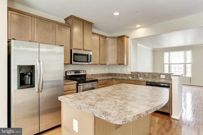 Building Photo - 7650 Timbercross Ln