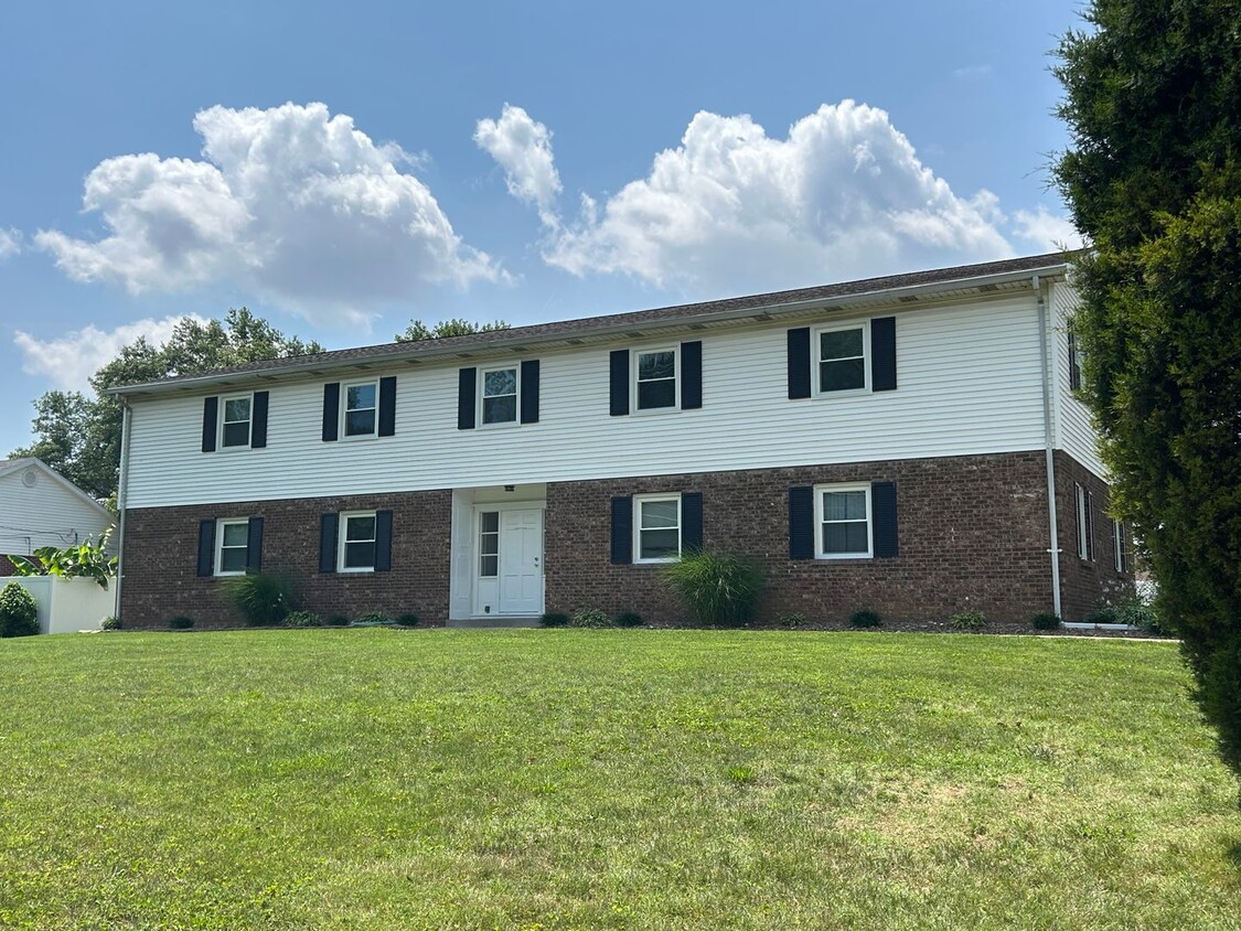 Primary Photo - 4812 Oak Hill Rd