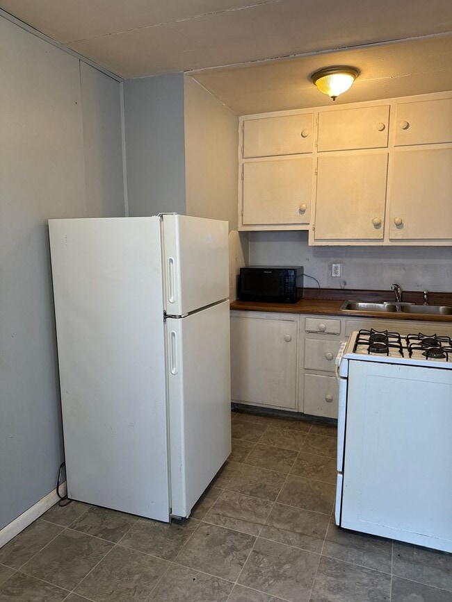 Foto del edificio - 2114 E Converse St