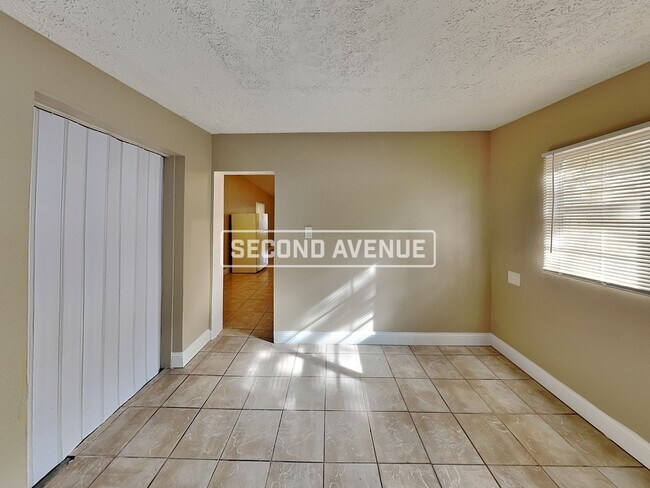 Building Photo - 5822 Abelia Rd